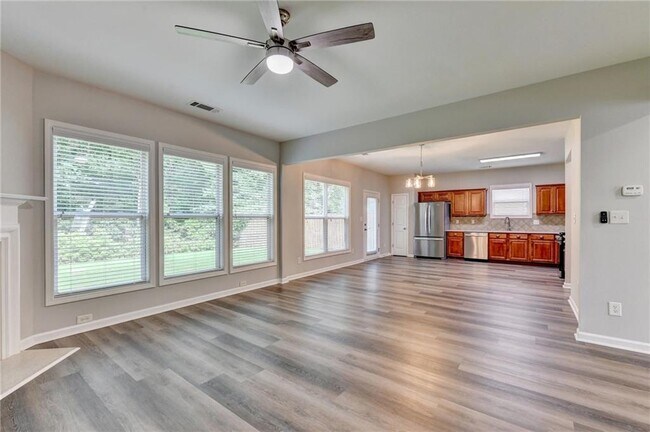 Building Photo - 2208 Staunton Dr NW