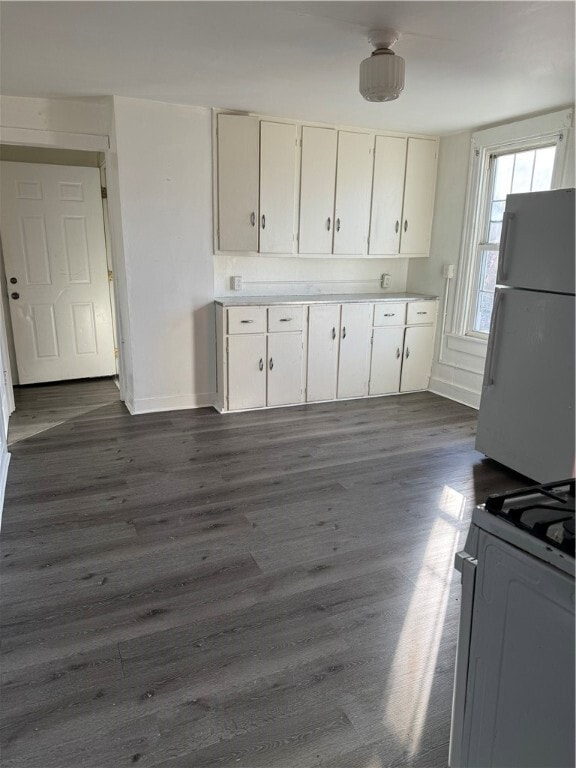 Building Photo - 304 1st St