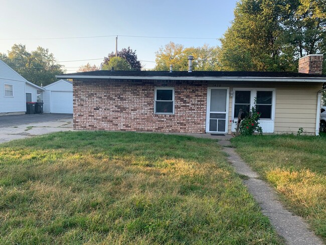 Primary Photo - Beautiful 3 bedroom home located in Pekin