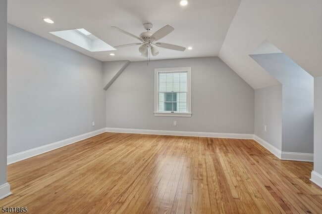 Building Photo - 16-21 Split Rock Rd