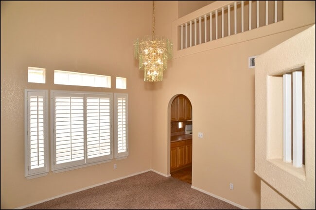 Building Photo - 2041 Shadow Ridge Dr