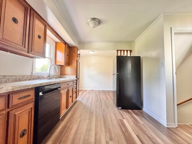 Building Photo - 107 N Robbins Ct