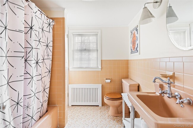 Building Photo - 11 Bieselin Rd