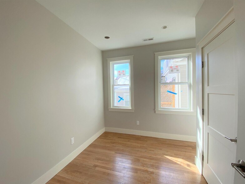 Building Photo - 72 Spring St