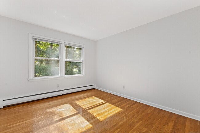 Building Photo - 494 Sawmill Rd
