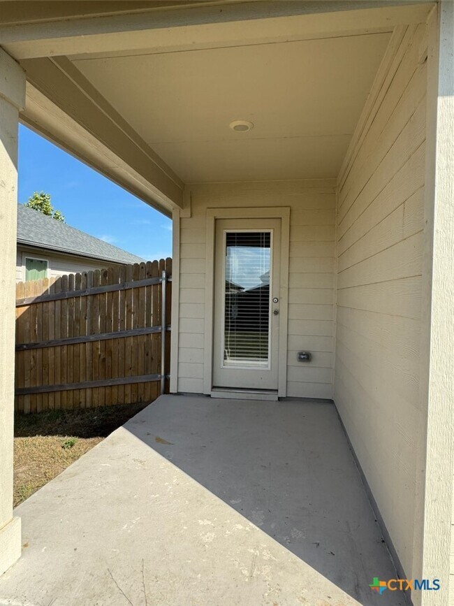 Building Photo - 908 Adler Way