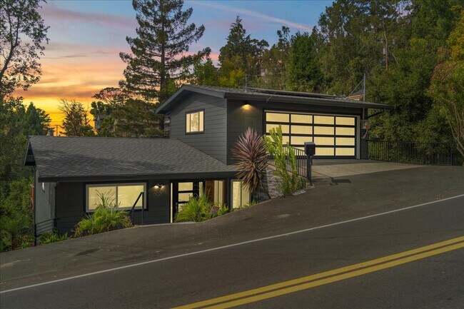 Primary Photo - 6201 Snake Rd