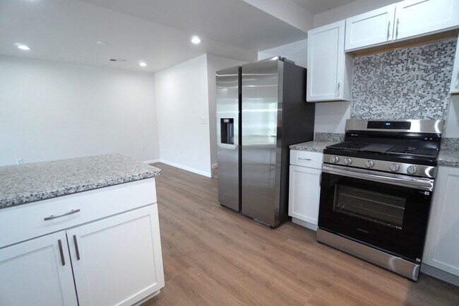 Building Photo - 5801 Juniper Ave