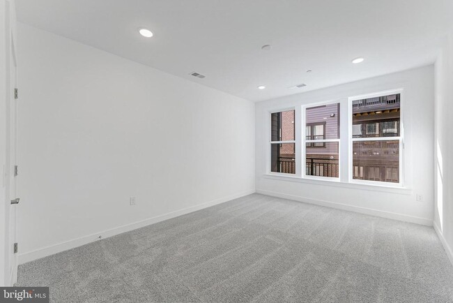 Building Photo - 21731 Dovekie Ter