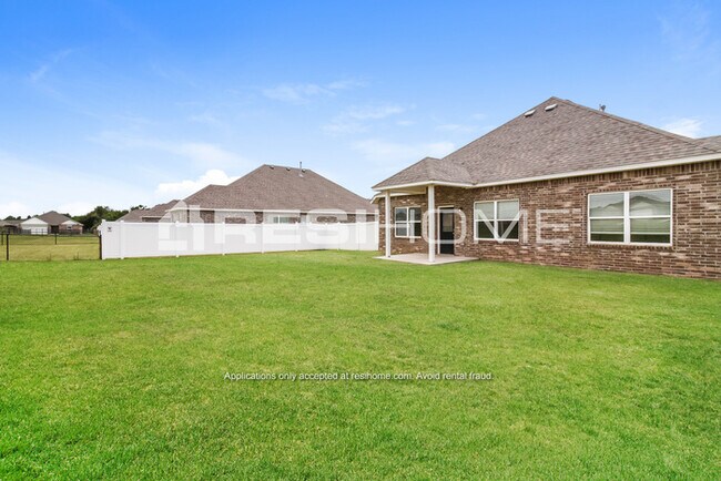 Building Photo - 8098 Brighton Ave