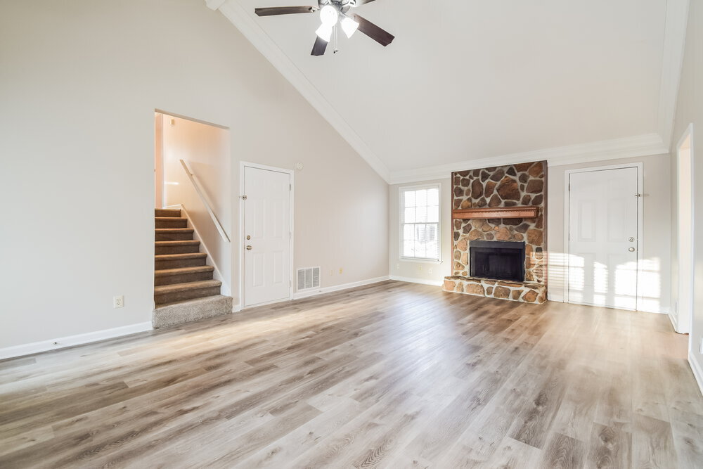Building Photo - 1111 Realm Ln