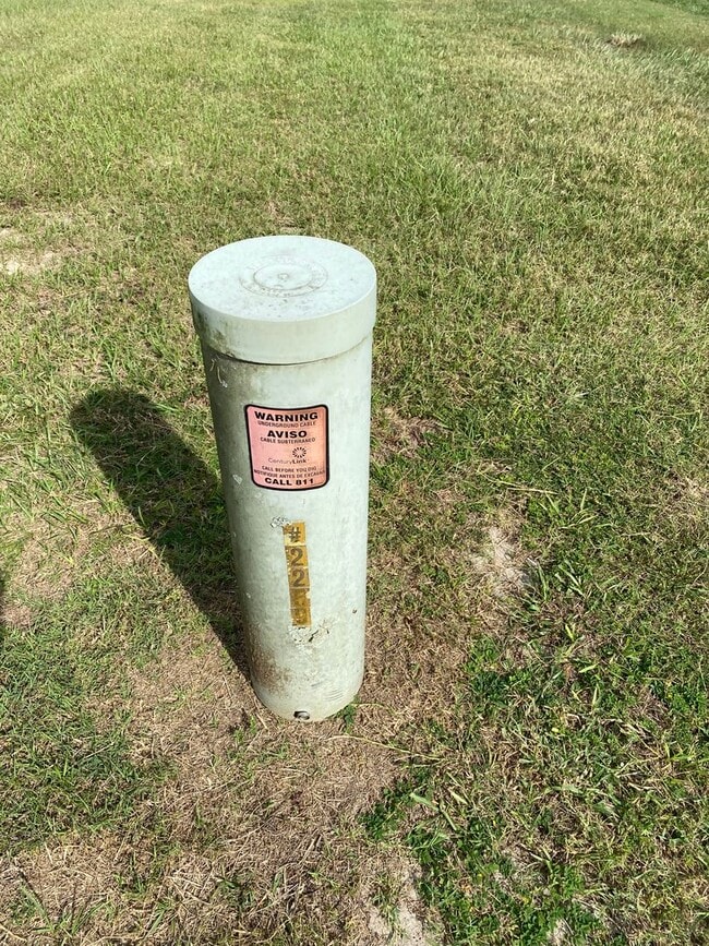 Building Photo - Desirable SE Ocala neighborhood 3/2/2 ** Wont Last**