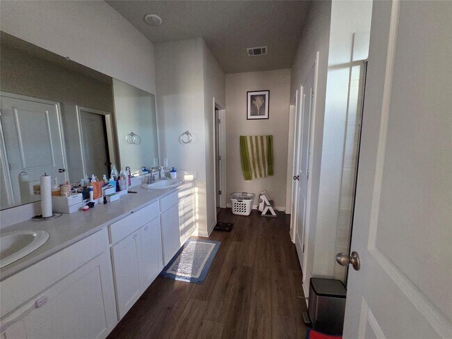 Building Photo - 300 Windy Reed Rd