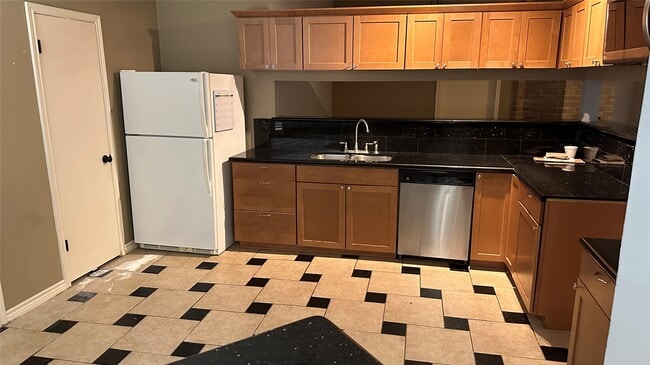 Building Photo - 8607 Knoll Forest Dr