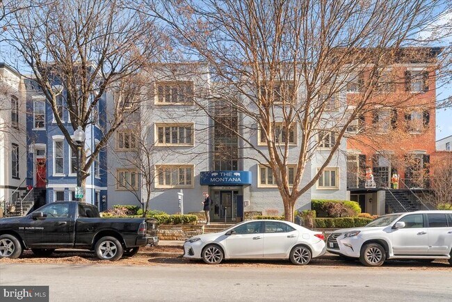 Building Photo - 220 2nd St SE