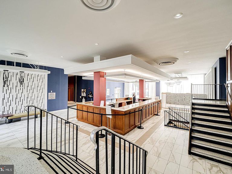 Lobby Front Entrance - 4600 Duke St