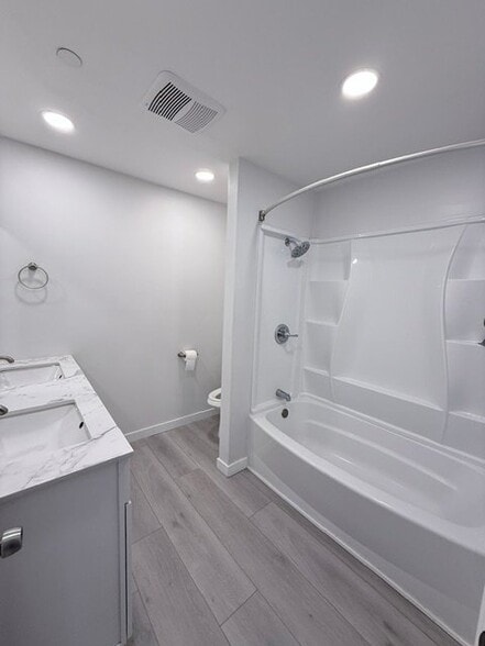 Building Photo - 2826 Altura Ave
