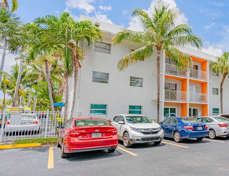 Building Photo - 4335 NW South Tamiami Canal Dr