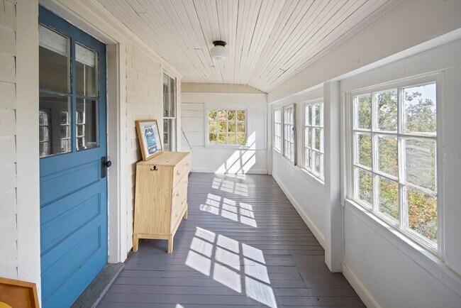 Building Photo - 20 Mountain Rd