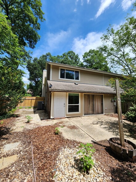 Building Photo - 1246 Sharlo Ave