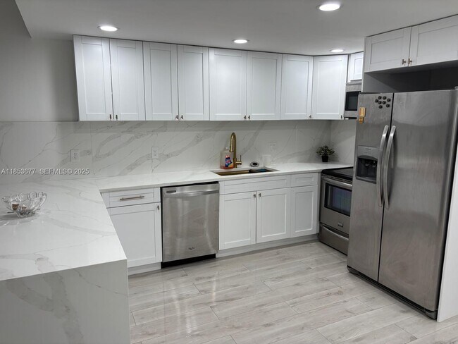 Building Photo - 6886 NW 166th Terrace