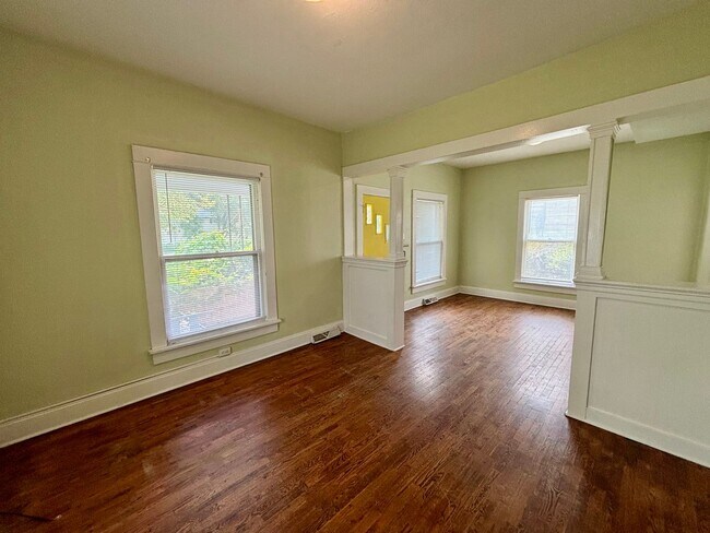 Building Photo - 3-bedroom home with Washer & Dryer Included
