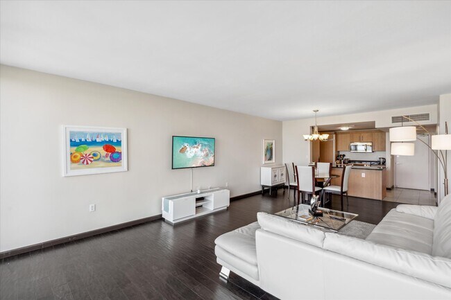 Building Photo - 10275 Collins Ave