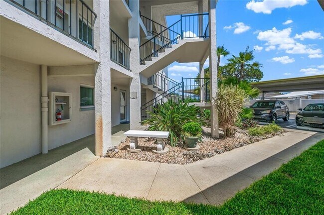 Building Photo - 708 S Tamiami Trl