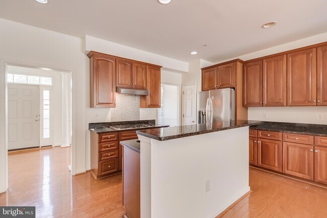 Building Photo - 5214 Lynns Retreat Dr