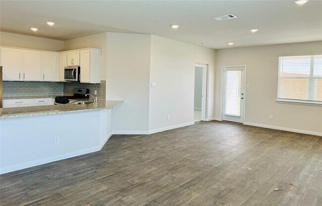 Building Photo - 152 Docile Lp