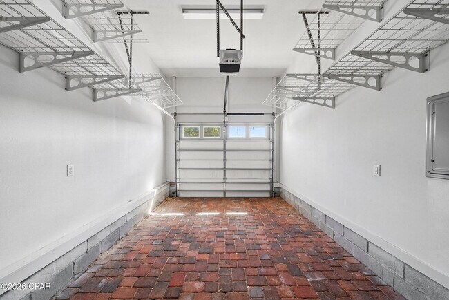 Building Photo - 415 Paradise Blvd