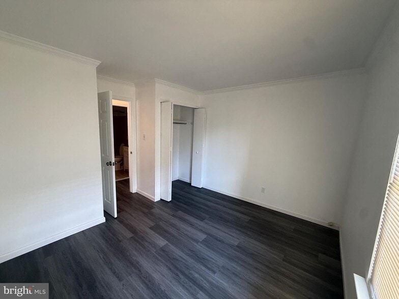 Building Photo - 1705A Heatherstone Ct