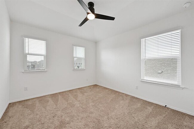 Building Photo - 280 Kat Garnet Dr