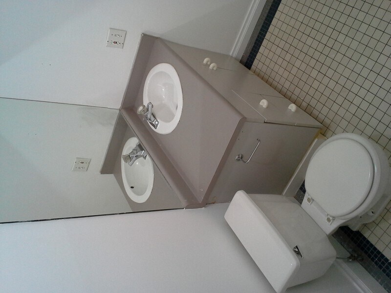 Building Photo - 320 S Reeves Ter