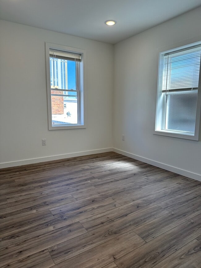 Building Photo - 167 S New York Ave