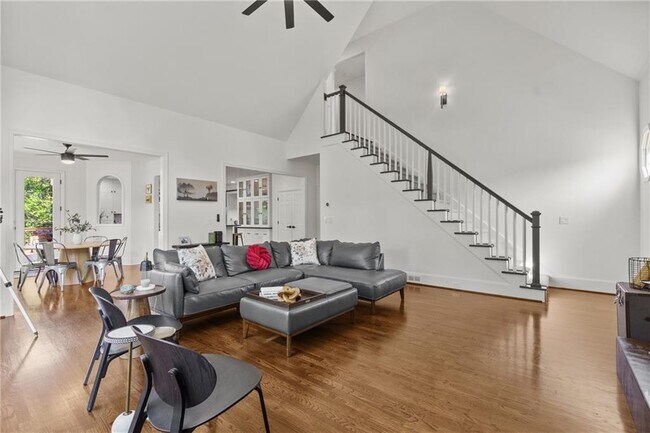 Building Photo - 455 Majestic Cove