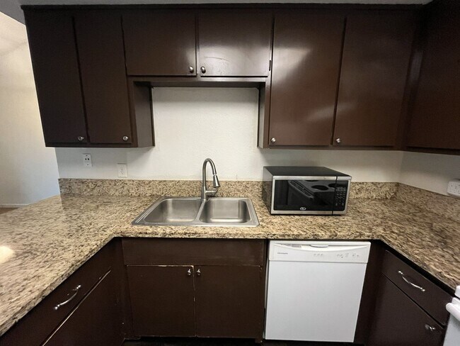 Building Photo - SAC T 4945