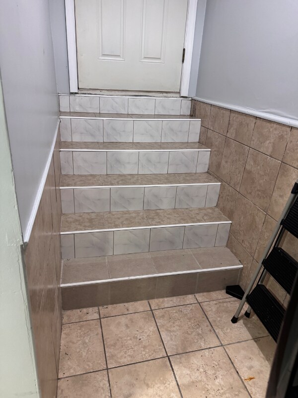 Building Photo - 180 180th St