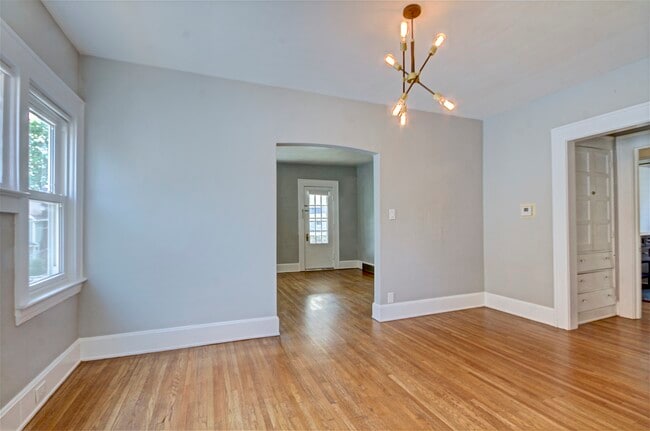 Building Photo - 1280 Warren Rd