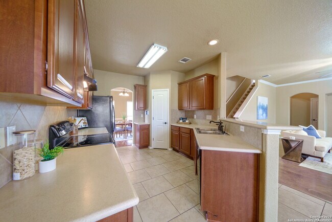 Building Photo - 9902 Meadow Lark