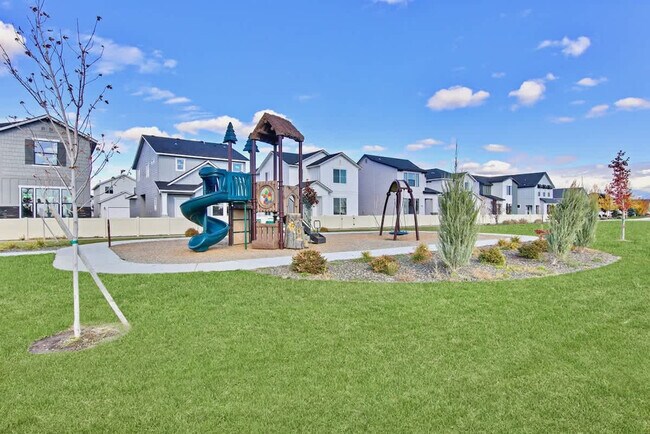 Building Photo - 5133 N Willowside Ave