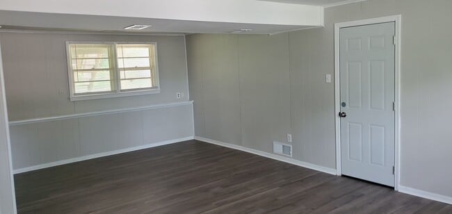 Building Photo - 3 bd, 2 ba house N cental Columbia, near V...