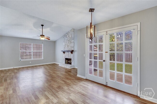 Building Photo - 34 Quail Forest Dr