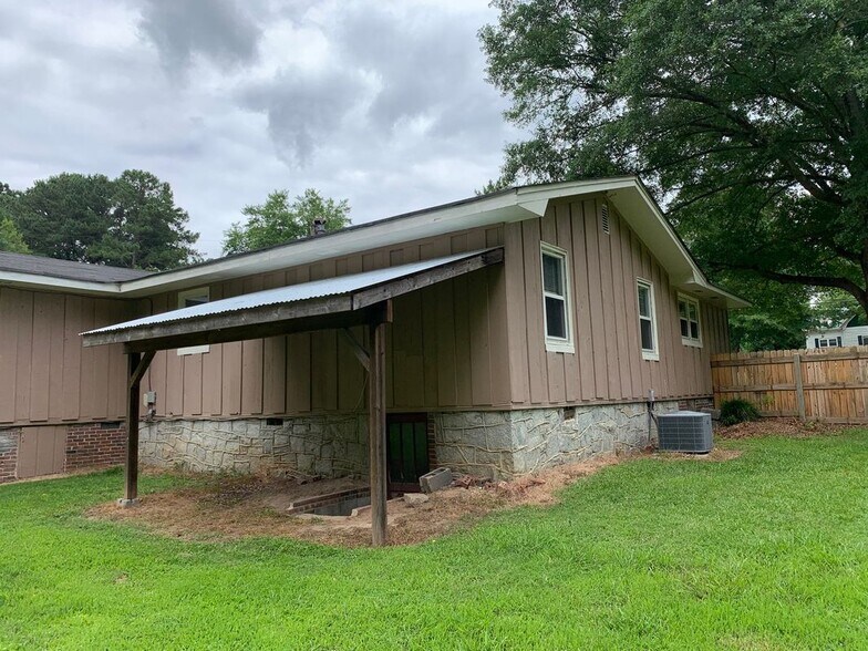 Building Photo - 3337 Lenora Church Rd