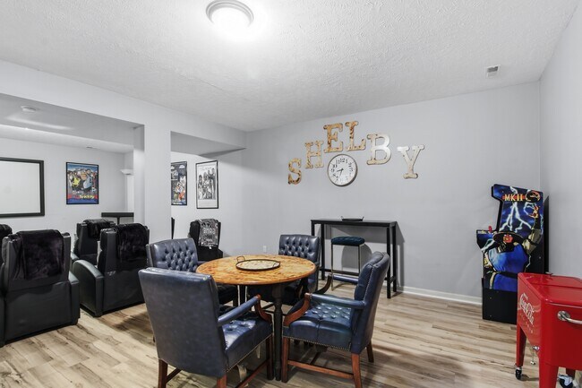 Building Photo - 2950 E Stone Creek Blvd