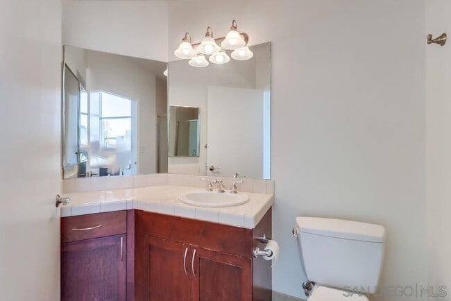 Building Photo - 530 K St