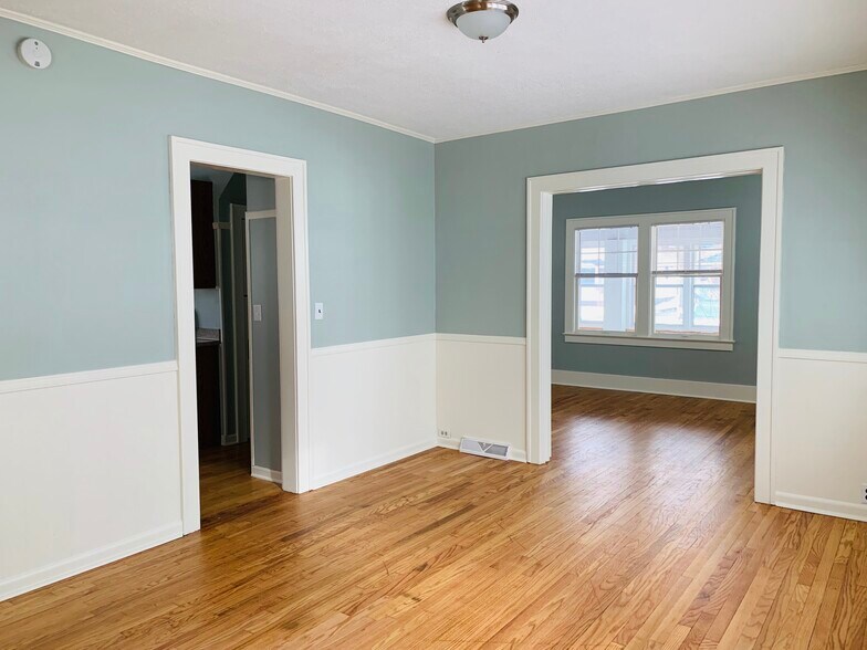 Dining Area - 43 Mayfield Ave NE