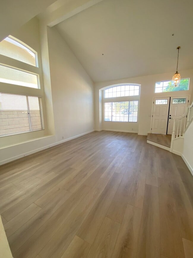Building Photo - Very Spacious 3 Bedroom, 2.5 Bathroom House For Rent in Buena Park-Lots of Recent Upgrades!