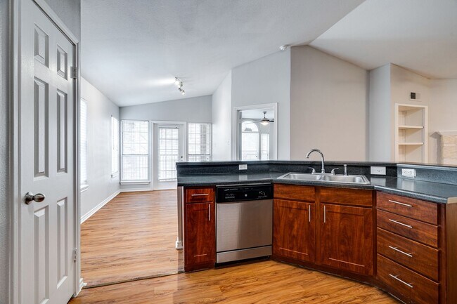 Building Photo - Pointe  360 222 - Go West - 2222 / 360 - Hill Country Paradise - 2bd / 2ba - Garage  - Pool - Nat...