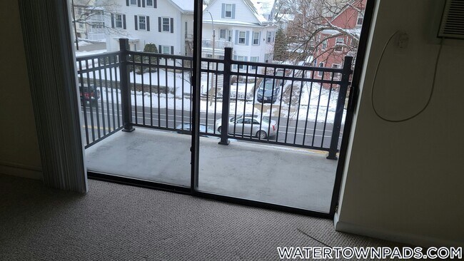 Building Photo - 245 Main St